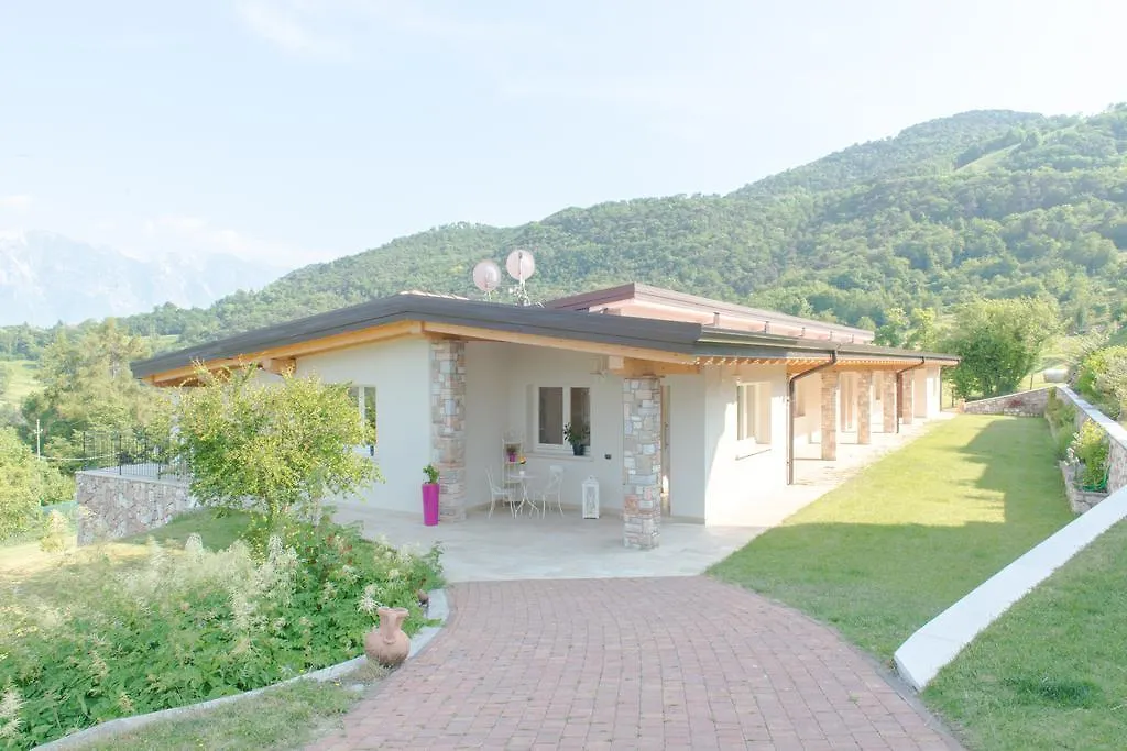 Villa Maria Tremosine 0*,